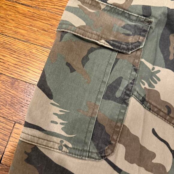 Wrangler Camo Carpenter Pants (34x32) (New) - Picture 5 of 5